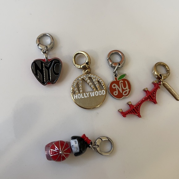 Fossil Big Cities Pendants - Picture 4 of 6